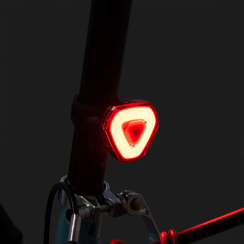 JUEGO DE LUCES DELANTERA Y TRASERA